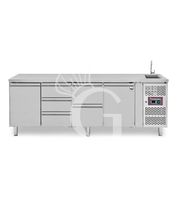Tavolo refrigerato 5 cassetti 3+2 centrali, 2 porte, lavello, rubinetto, P 700 mm, +2°C/+8°C
