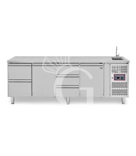 Tavolo refrigerato 2 porte + 5 cassetti alternati, lavello, rubinetto, P 700 mm, +2°C/+8°C