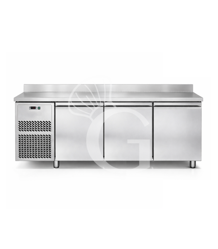 Tavolo Refrigerato 3 porte alzatina Prof. 700 0°C/+10°C motore a sinistra classe energetica A