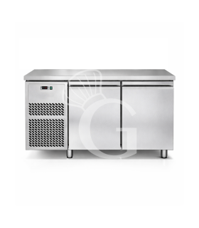 Tavolo Refrigerato 2 porte Prof. 700 0°C/+10°C motore a sinistra classe energetica A