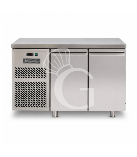 Tavolo Refrigerato 2 porte Prof. 800 0°C/+10°C motore a sinistra classe energetica A