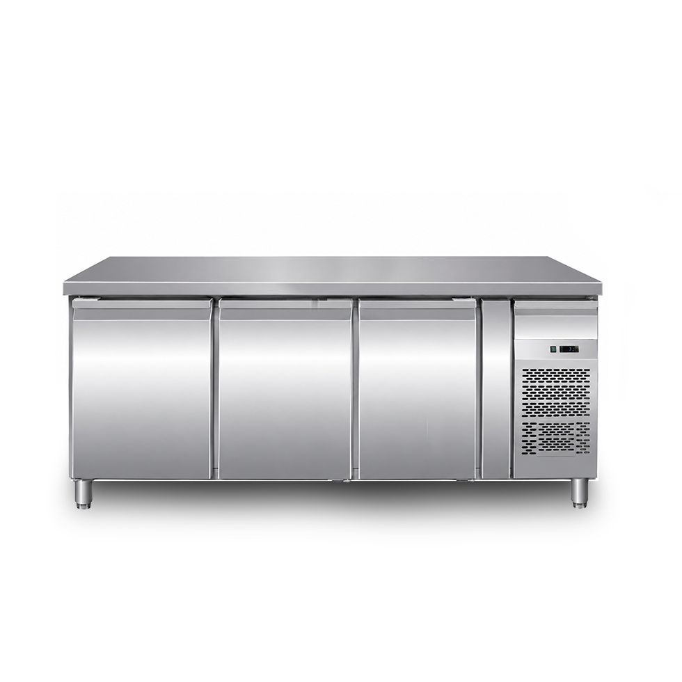 Tavolo refrigerato 3 porte, cassetto sopra al motore, profondità 700 mm e temperatura -2°C/+8°C - Classe energetica B