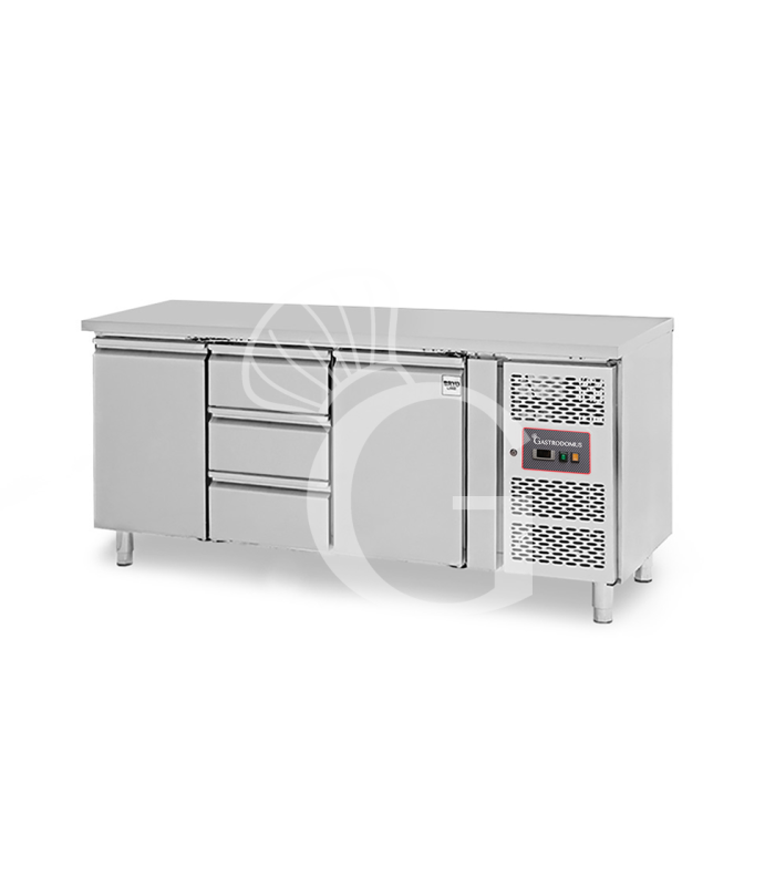 Tavolo Refrigerato 3 cassetti centrali 2 porte -18°C/-22°C - Prof. 700 mm