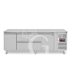 Tavolo Refrigerato 4 cassetti centrali e 2 porte -18°C/-22°C - Prof. 700 mm