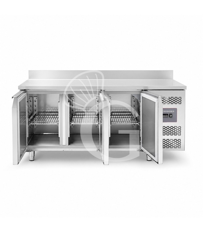 Tavolo Refrigerato 3 porte con alzatina 0°C/+8°C classe energetica A Profondità 700 mm