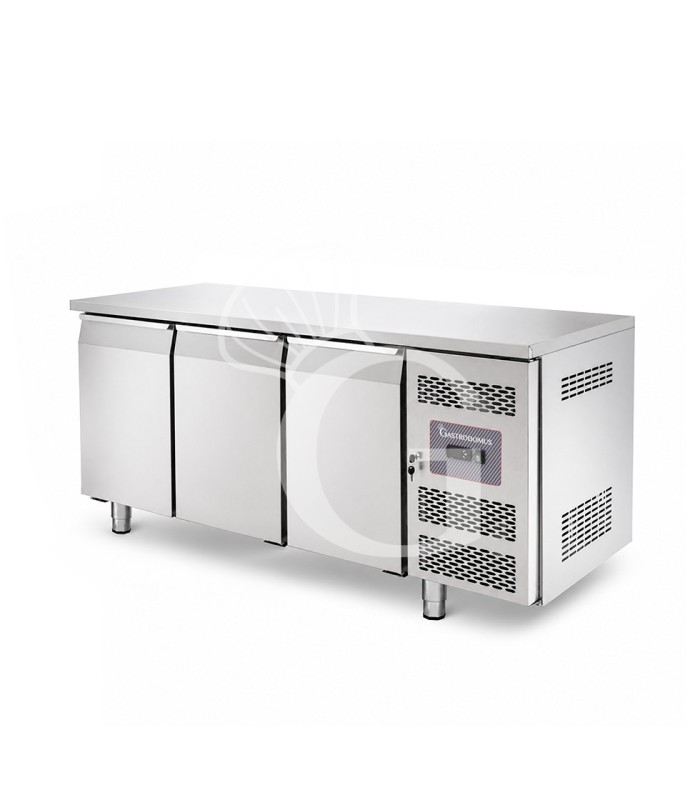 Tavolo Refrigerato 3 porte 0°C/+8°C classe energetica A Profondità 700 mm