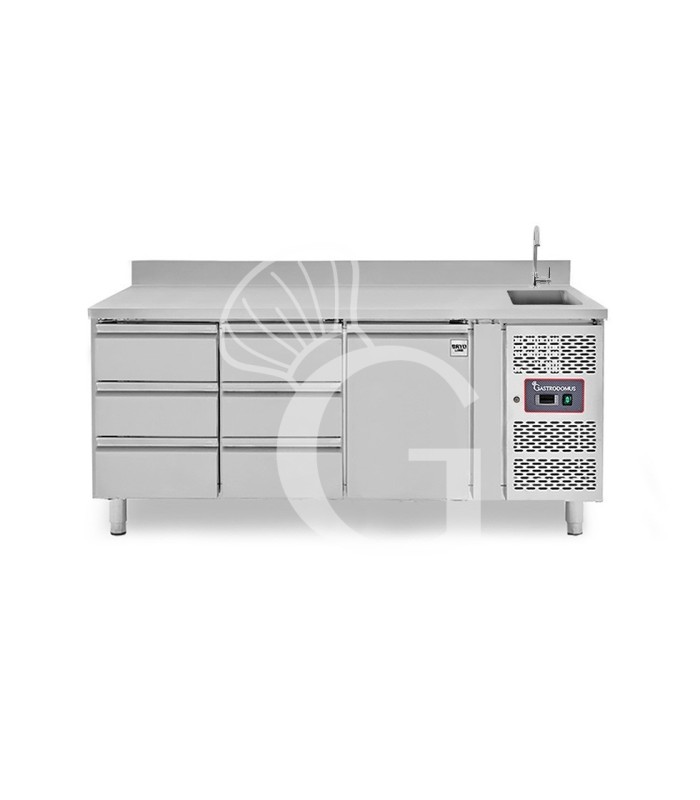 Tavolo refrigerato 6 cassetti da 1/3 a sinistra, 1 porta, lavello, rubinetto, alzatina, P 700 mm, +2°C/+8°C
