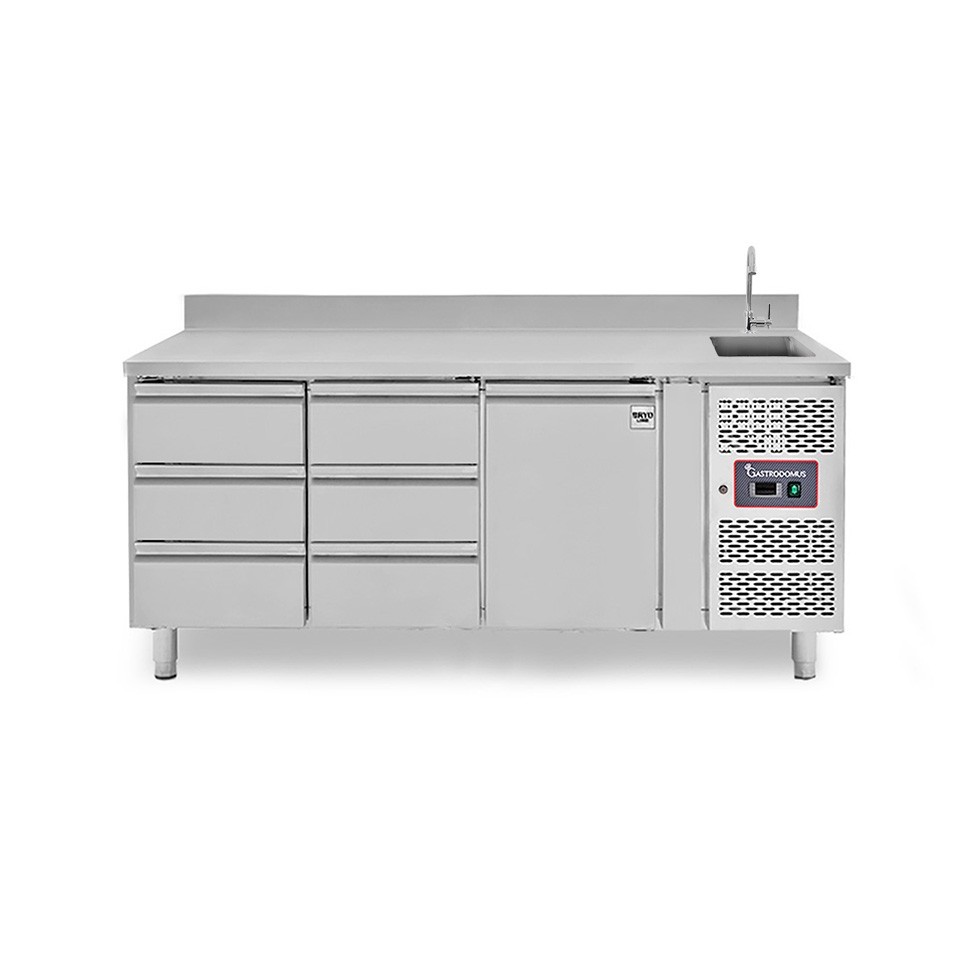 Tavolo refrigerato 6 cassetti da 1/3 a sinistra, 1 porta, lavello, rubinetto, alzatina, P 700 mm, +2°C/+8°C