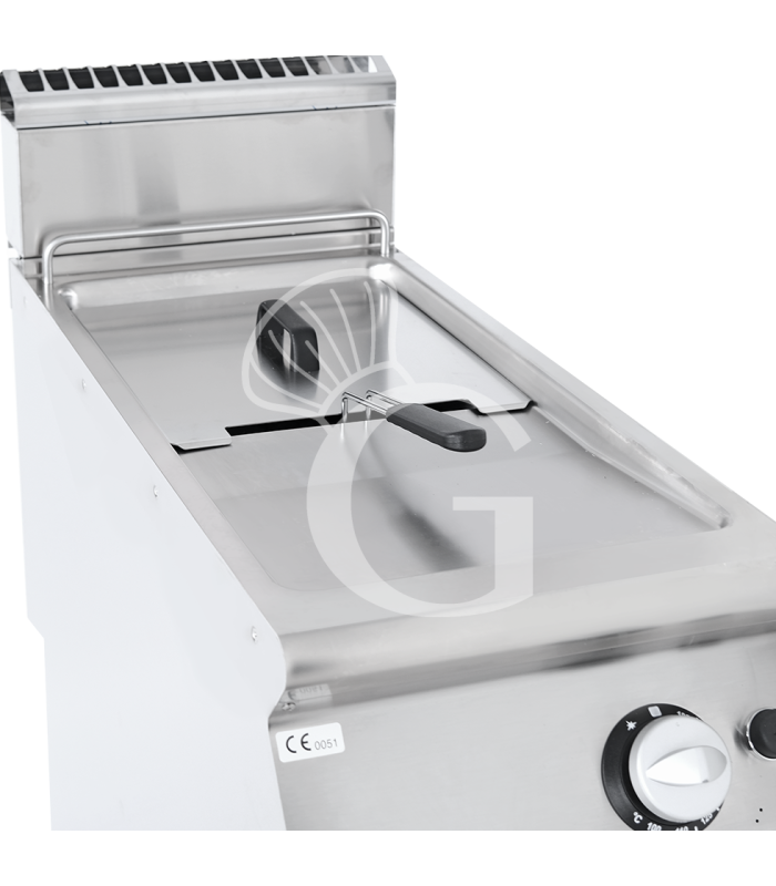 Friggitrice a Gas Professionale 13 Litri su armadio chiuso prof. 900 mm – 1 Vasca con bruciatori non a vista 12 kW