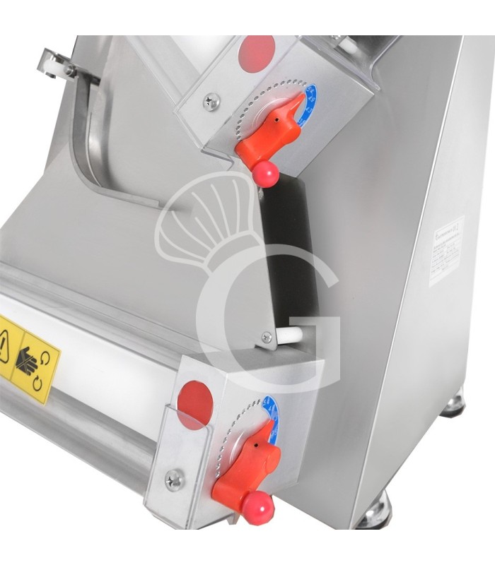 Kit pizzeria con forno elettrico, banco pizza, impastatrice 32 L, stendipizza, affettatrice e set pale.