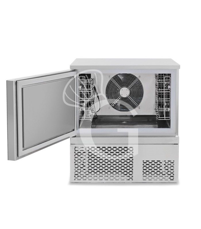 Kit Stoccaggio professionale per Ristorante – Armadio Refrigerato 650 L, Scaffale Inox 4 ripiani e Abbattitore digitale 5 Teglie