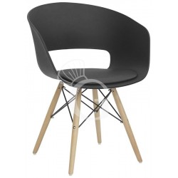 Sedia Swing con struttura in legno, scocca in polipropilene e cuscino in ecopelle