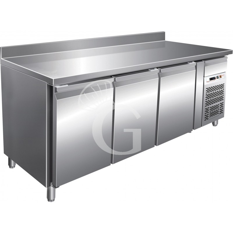 Tavolo frigo per gastronomia con alzatina, 3 porte, profondità 700 mm e temperatura - 18°/-22°C