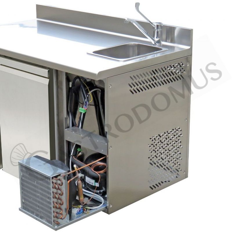 Dettaglio Tavolo Refrigerato con Lavello e alzatina 3 porte Prof. 700 mm per griglie GN1/1