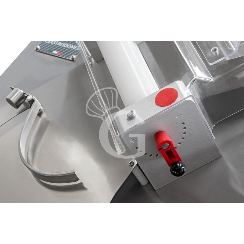 Dettaglio stendipizza in inox con rulli inclinati in PEHD per pizze diam. 26/40 cm avviamento automatico