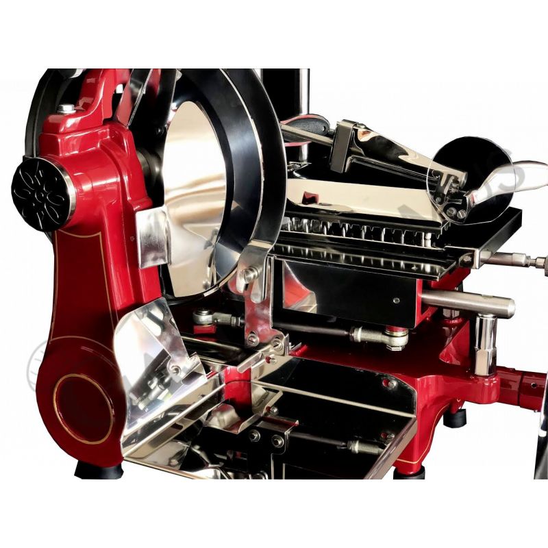 Affettatrice a volano in alluminio con verniciatura a fuoco, lama diametro 350 mm, taglio utile L 270 x H 240 mm