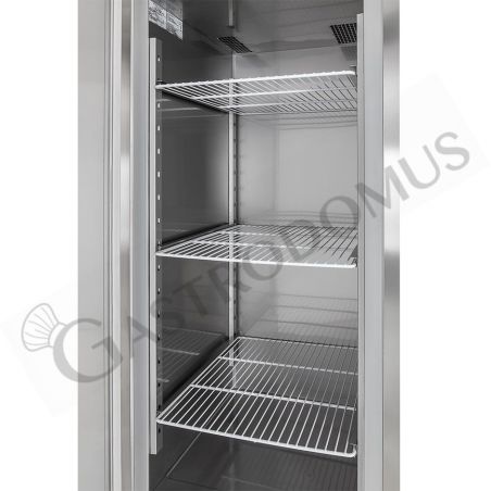 Armadio refrigerato ventilato classe A capacità 700 LT e temperatura -18°C/-22°C - visione interna predisposizione griglie Armadio refrigerato ventilato classe A capacità 700 LT e temperatura -18°C/-22°C - visione interna predisposizione griglie