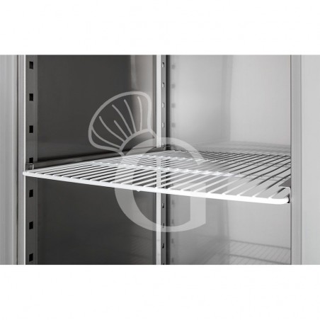 Armadio refrigerato ventilato classe A capacità 700 LT e temperatura -18°C/-22°C con porta vetro - dettaglio griglia Armadio refrigerato ventilato classe A capacità 700 LT e temperatura -18°C/-22°C con porta vetro - dettaglio griglia