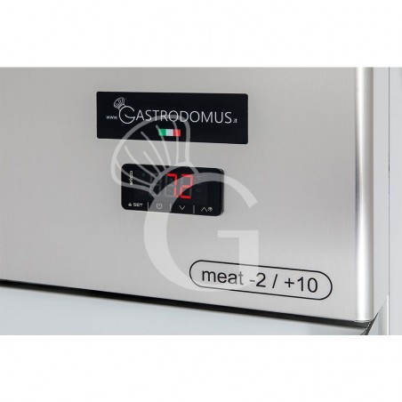 Armadio refrigerato ventilato per carne 4 porte - Temperatura -2/+10°C - capacità 1400 LT Armadio refrigerato ventilato per carne 4 porte - Temperatura -2/+10°C - capacità 1400 LT