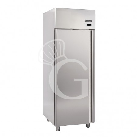 Armadio refrigerato ventilato per carnecon temperatura -2/+10°C e capacità 700 LT Armadio refrigerato ventilato per carnecon temperatura -2/+10°C e capacità 700 LT
