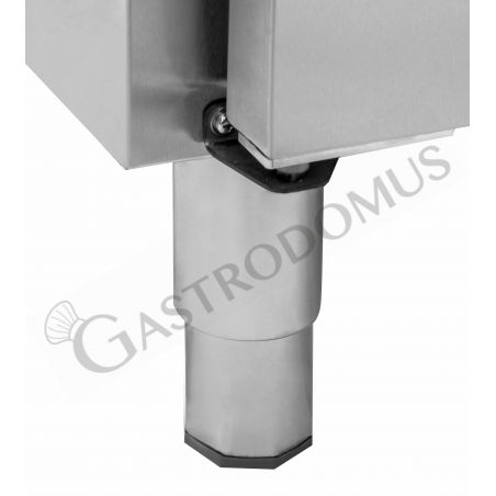Tavolo refrigerato con 2 porte e 3 cassetti, Prof. 700 e temperatura -2°C/+8°C Tavolo refrigerato con 2 porte e 3 cassetti, Prof. 700 e temperatura -2°C/+8°C