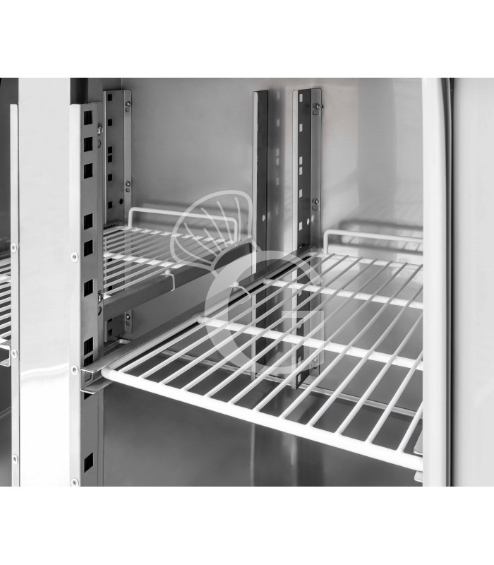 Tavolo frigo con 2 porte e 5 cassetti, Prof. 700 e temperatura -2°C/+8°C