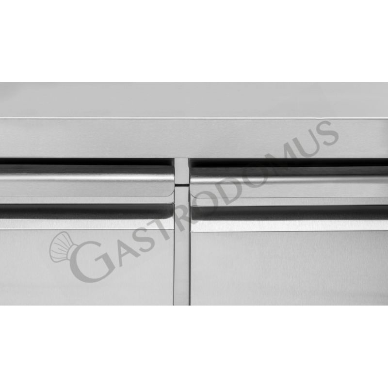 Tavolo frigo con 2 porte e 5 cassetti, alzatina, Prof.700 e temperatura -2°C/+8°C
