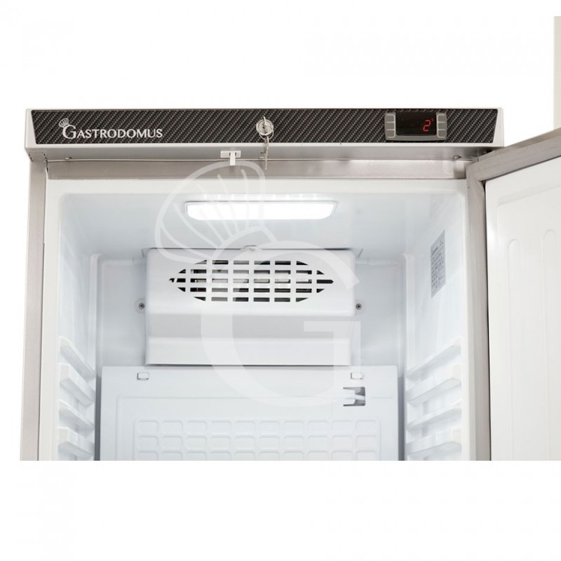 Armadio refrigerato statico in acciaio inox con temperatura -2°C/+8°C e capacità 330 LT, visione interna