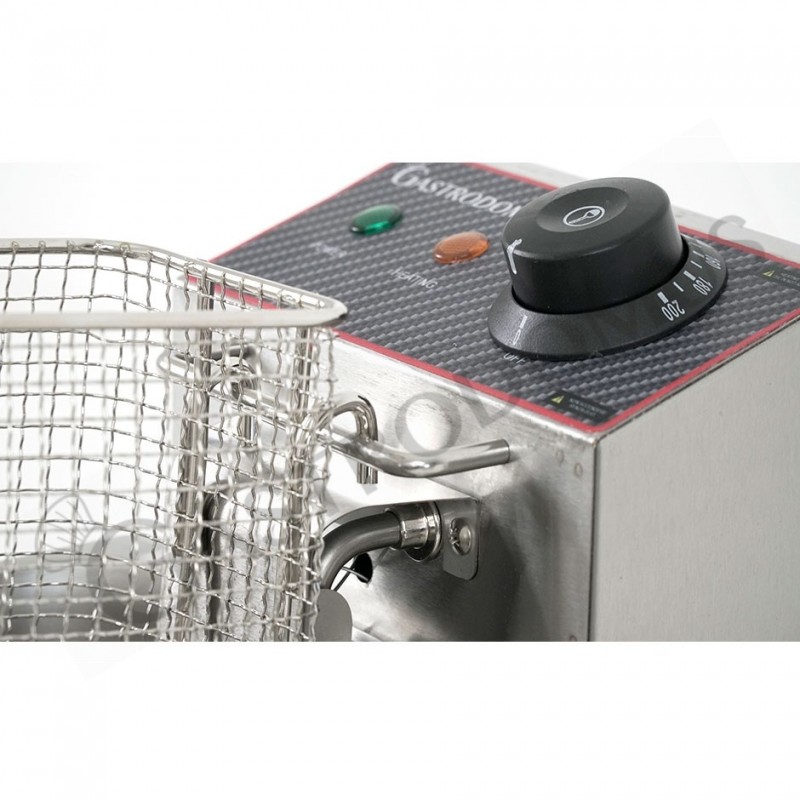 Friggitrice elettrica da banco con 1 vasca capacità 4 LT, 1800 W, Monofase, particolare aggancio cestello