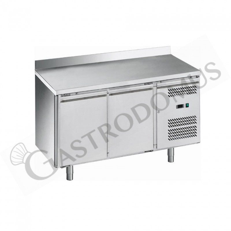 Tavolo refrigerato con 2 porte, alzatina, Prof. 600 e temperatura -2°C/+8°C