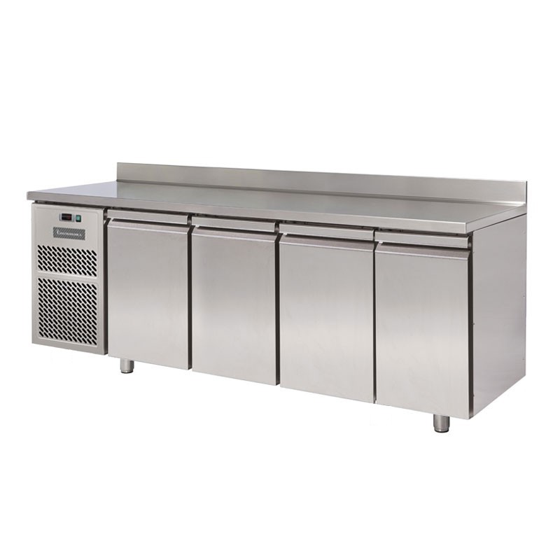 Tavolo Refrigerato 4 porte alzatina Prof. 700 mm 0°C/+10°C motore a sinistra classe energetica D