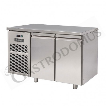 Tavolo refrigerato 2 porte motore a sinistra Prof. 600 mm temperatura -18°C/-22°C Tavolo refrigerato 2 porte motore a sinistra Prof. 600 mm temperatura -18°C/-22°C