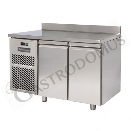 Tavolo Refrigerato 2 porte alzatina Prof. 600 -18°C/-22°C motore a sinistra classe energetica G Tavolo Refrigerato 2 porte alzatina Prof. 600 -18°C/-22°C motore a sinistra classe energetica G