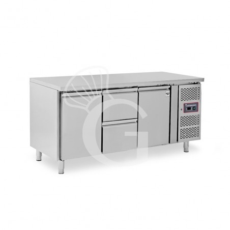 Tavolo Refrigerato 2 cassetti 2 porte 700 mm -2°C/+8°C per Gastronomia Tavolo Refrigerato 2 cassetti 2 porte 700 mm -2°C/+8°C per Gastronomia