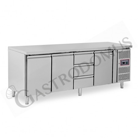 Tavolo Refrigerato 3 cassetti 3 porte 700 mm -2°C/+8°C Tavolo Refrigerato 3 cassetti 3 porte 700 mm -2°C/+8°C