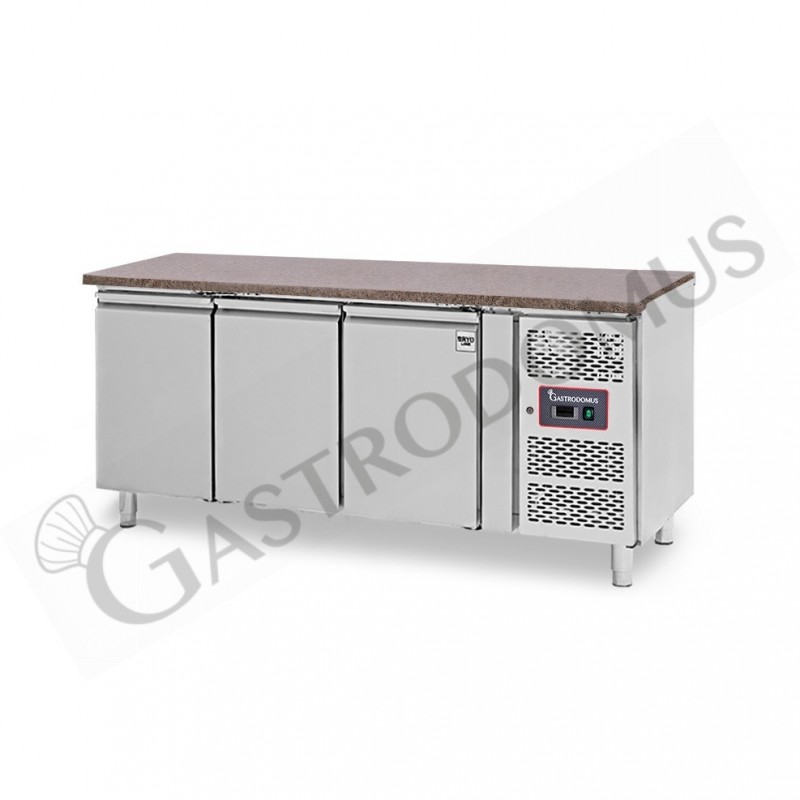 Tavolo frigo per pasticceria 3 porte Prof. 800 -2°C/+8°C piano in granito classe energetica C