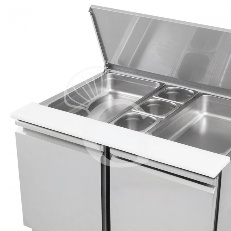 Dettaglio vano per 2 bacinelle GN1/1 + 3 bacinelle GN1/6 saladette refrigerata con 2 porte