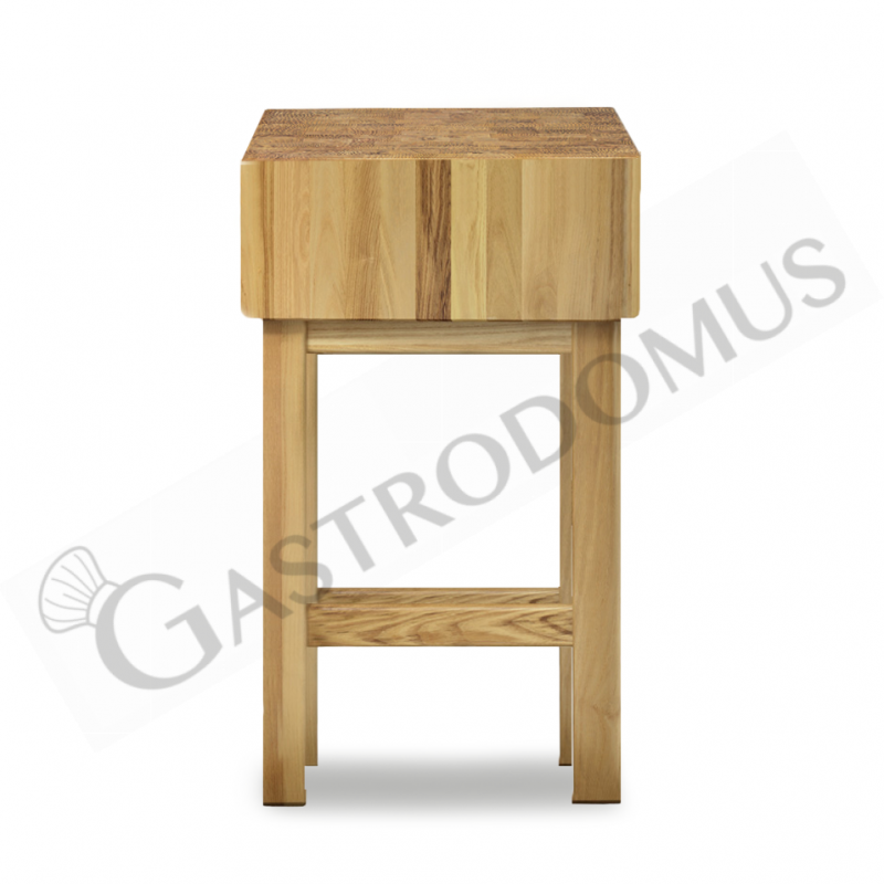 Ceppo in legno spessore 250 mm + sgabello L 400 mm x P 400 mm x H 900 mm Ceppo in legno spessore 250 mm + sgabello L 400 mm x P 400 mm x H 900 mm
