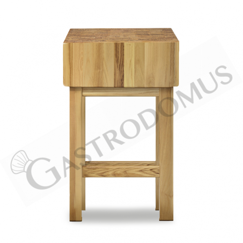 Ceppo in legno spessore 250 mm + sgabello L 500 mm x P 500 mm x H 900 mm Ceppo in legno spessore 250 mm + sgabello L 500 mm x P 500 mm x H 900 mm