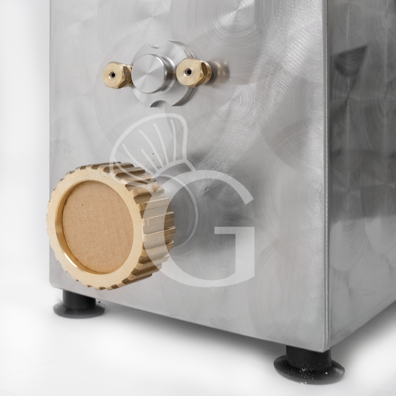 Macchina per pasta fresca capacità 2,5 kg produzione oraria 8 Kg Monofase