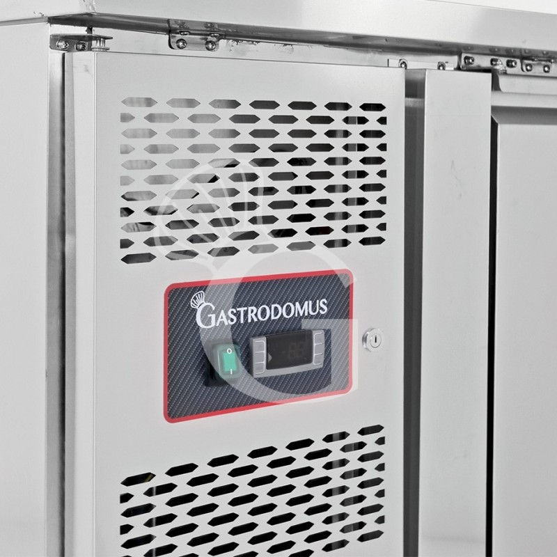 tavolo lavello armadiato refrigerato 2 porte prof 700 mm 2c8c motore a sinistra classe energetica e con foro rubinetto o 25 mm