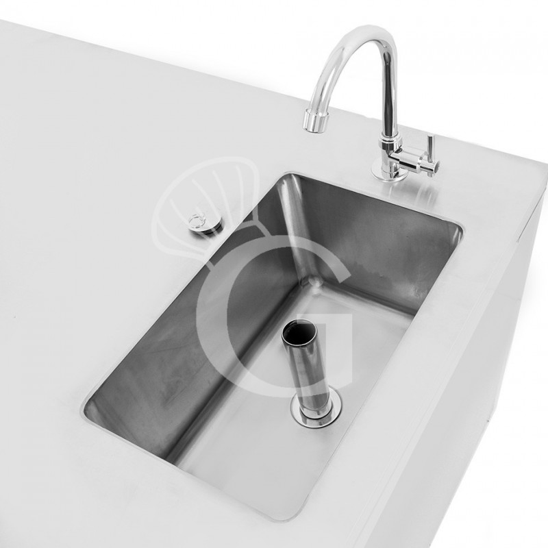 Tavolo Lavello Armadiato Refrigerato 3 porte Prof. 700 mm +2°C/+8°C - con foro rubinetto Ø 25 mm