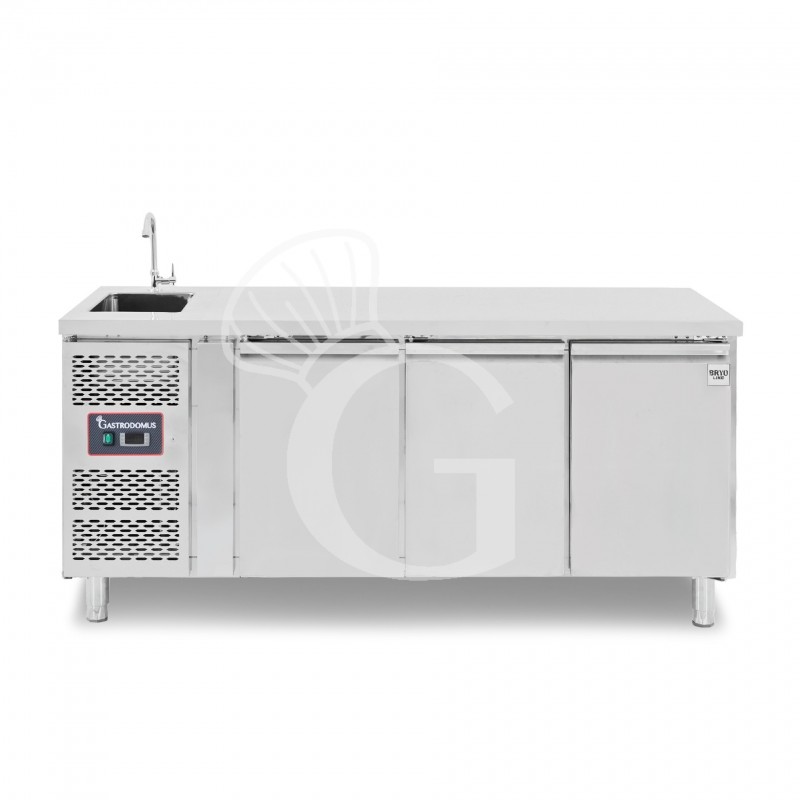 Tavolo Lavello Armadiato Refrigerato 3 porte Prof. 700 mm +2°C/+8°C motore a sinistra - con foro rubinetto Ø 25 mm