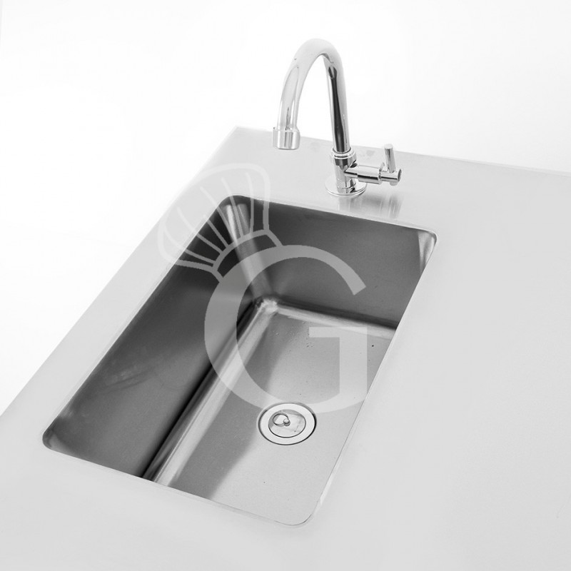 Tavolo Lavello Armadiato Refrigerato 4 porte Prof. 700 mm +2°C/+8°C motore a sinistra  - con foro rubinetto Ø 25 mm