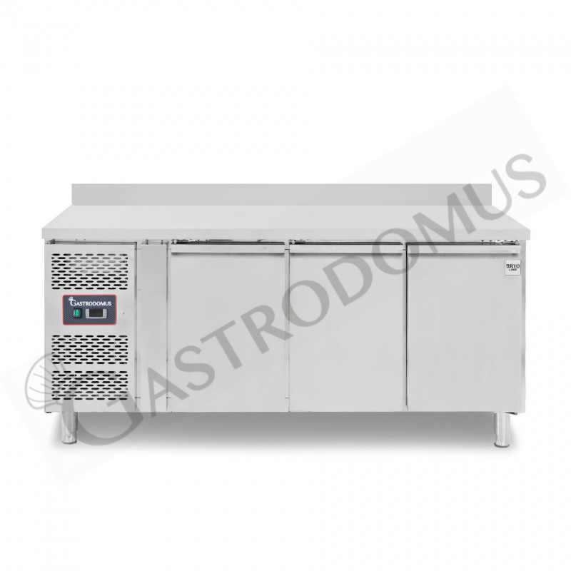 Tavolo Refrigerato 3 porte alzatina Prof. 700 mm +2°C/+8°C motore a sinistra classe energetica B Tavolo Refrigerato 3 porte alzatina Prof. 700 mm +2°C/+8°C motore a sinistra classe energetica B