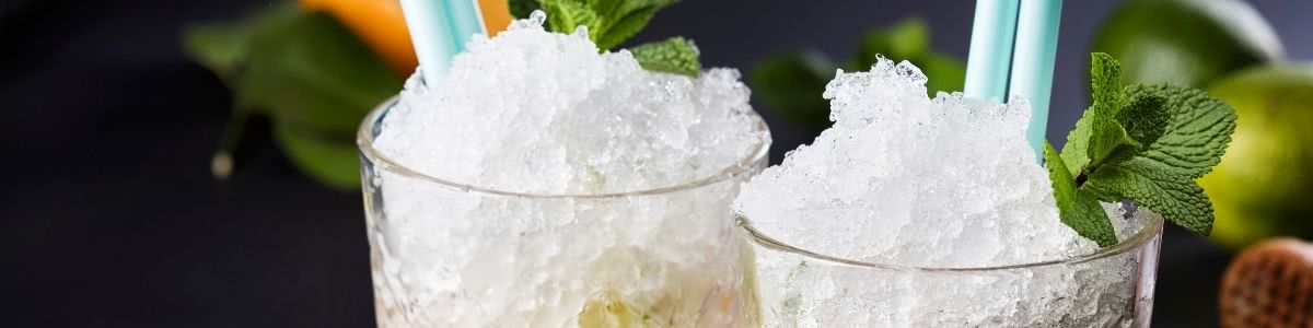 Immagine cocktail con ghiaccio
