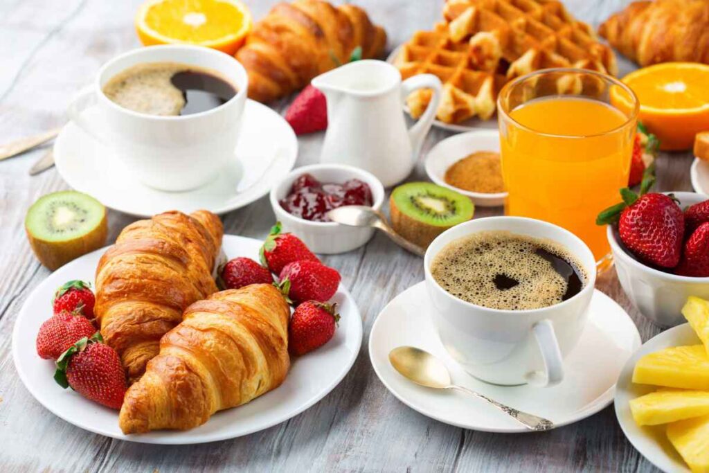 ALLESTIRE UN BUFFET PER COLAZIONE HOTEL E B&B: ATTREZZATURE E CONSIGLI