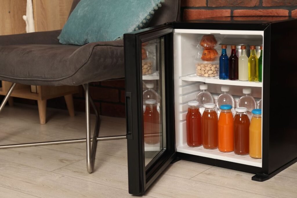 MINIBAR PER HOTEL: COME FUNZIONA, SCELTA E GESTIONE EFFICACE